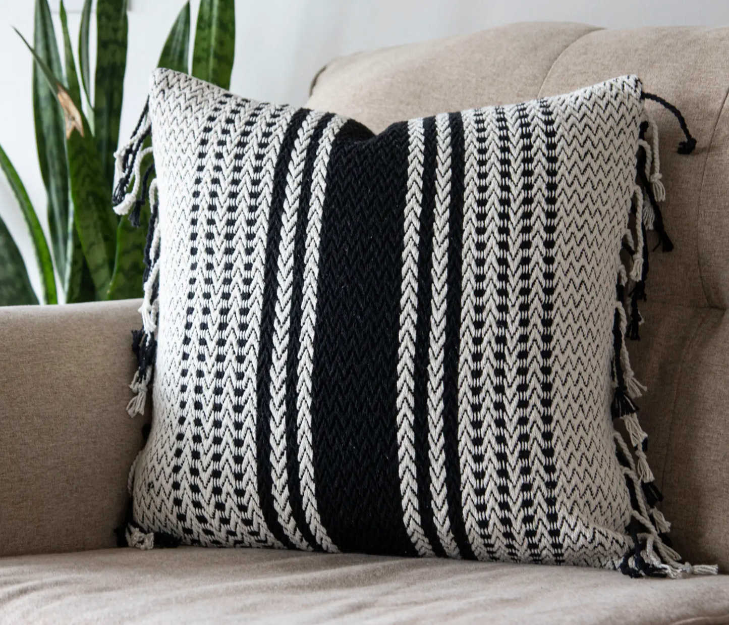 18x18 Jules Hand Woven Pillow in Black